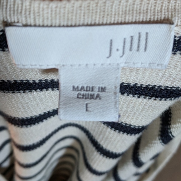 J. Jill lightweight sweater w/ lace-up neckline L - Picture 6 of 8